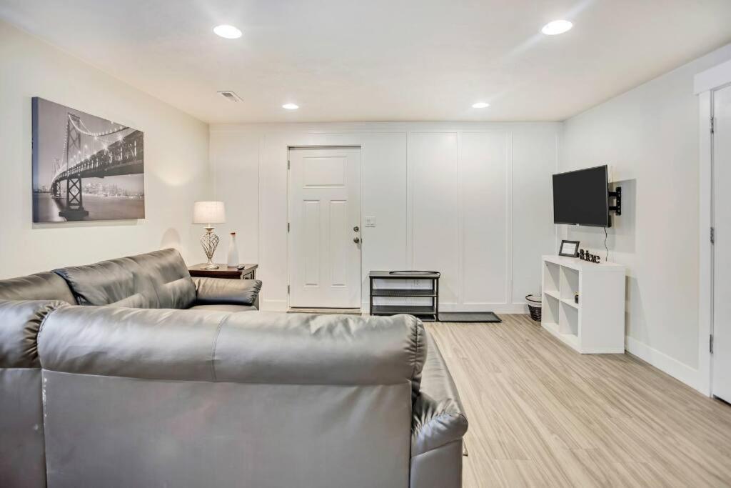 Vineyard New Furnished 2Bd Apt! Great For Long Stays מראה חיצוני תמונה